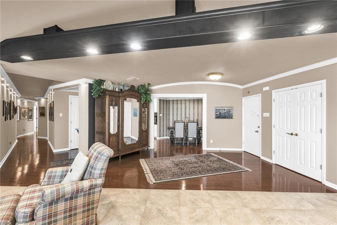 823 S Water St 6a And 6g Property Photo 6