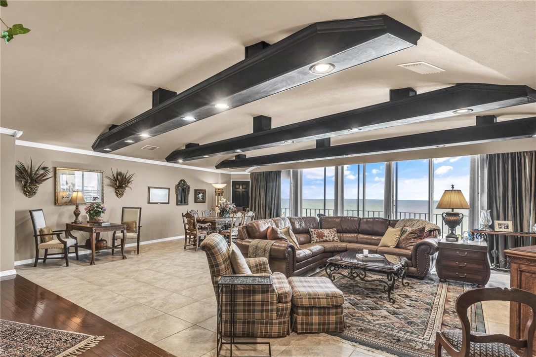 823 S Water St 6a And 6g Property Photo 7