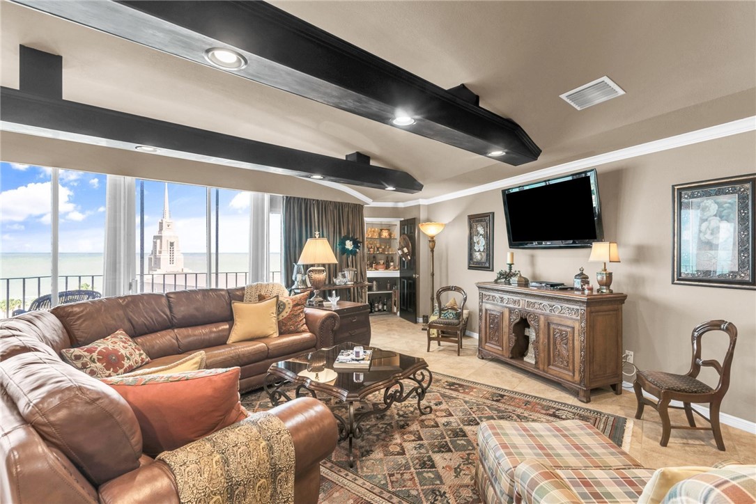 823 S Water St 6a And 6g Property Photo 9