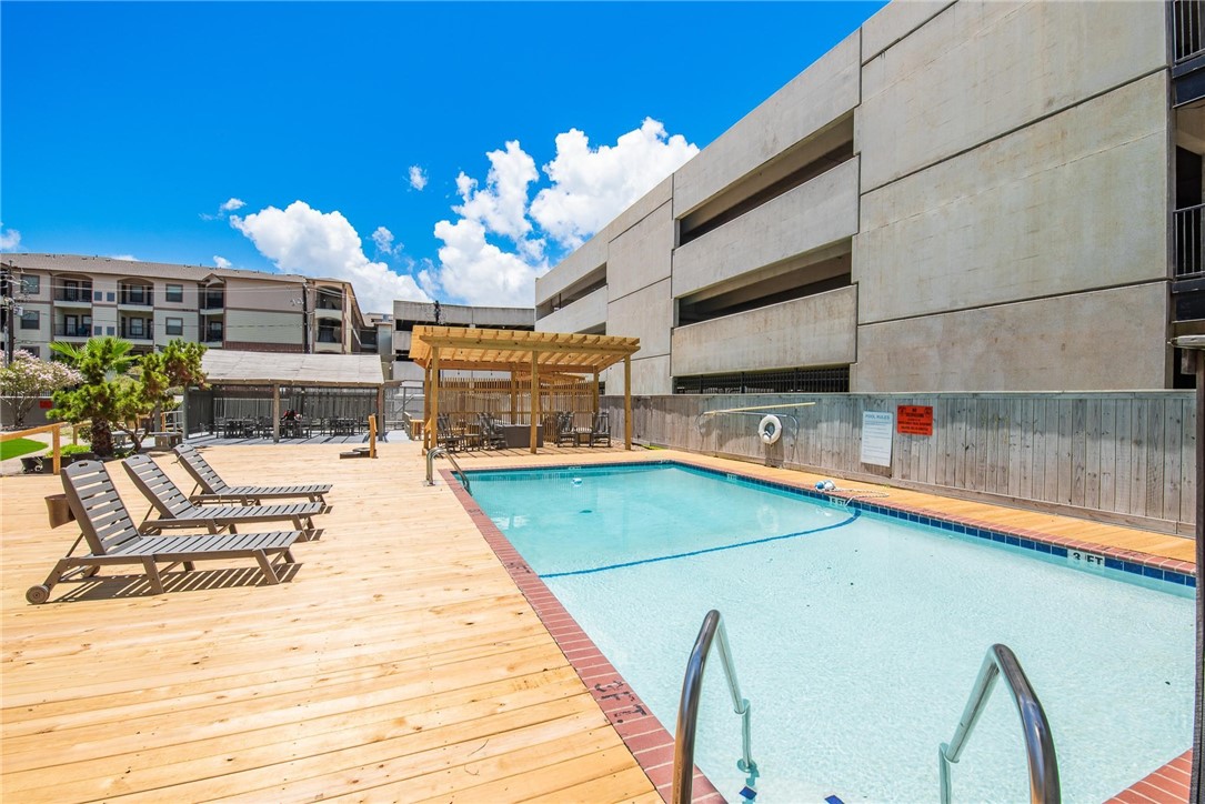 823 S Water St 6a And 6g Property Photo 34