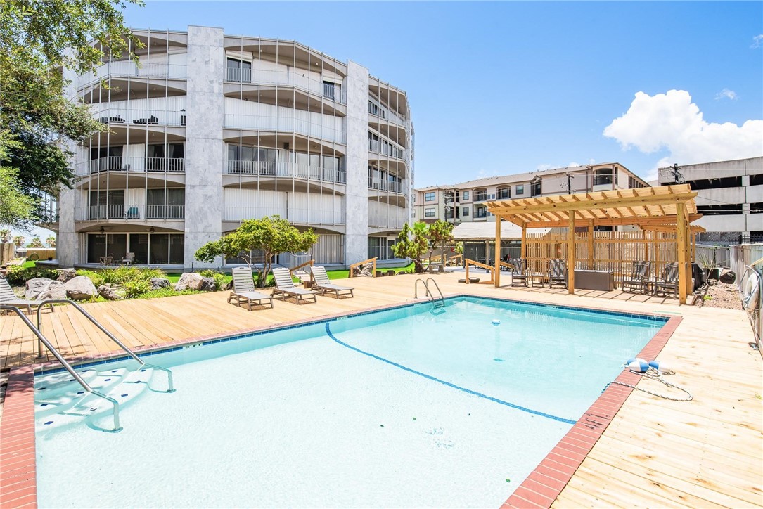 823 S Water St 6a And 6g Property Photo 35