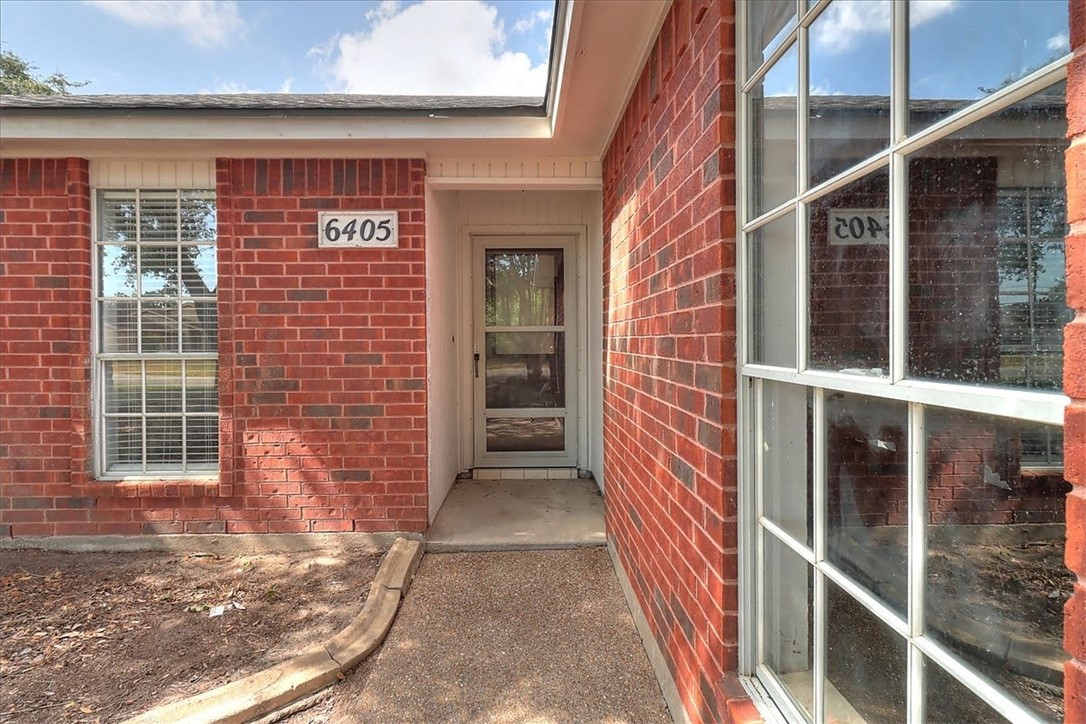 6405 Clairfield St Property Photo 2