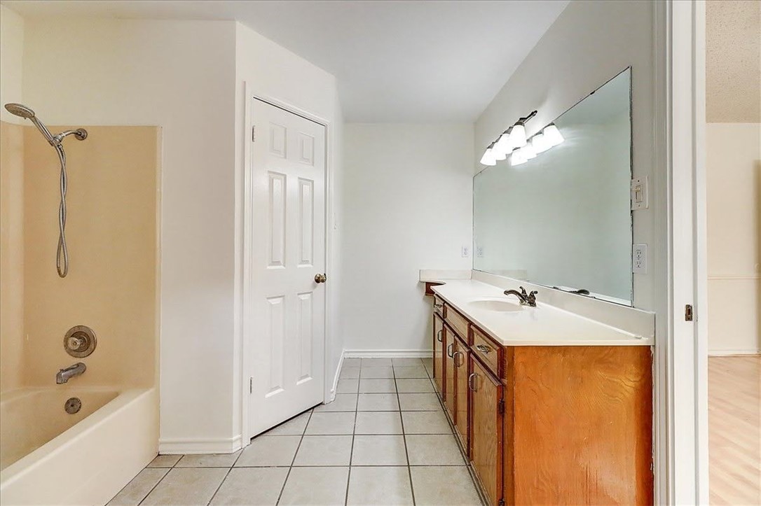 6405 Clairfield St Property Photo 21