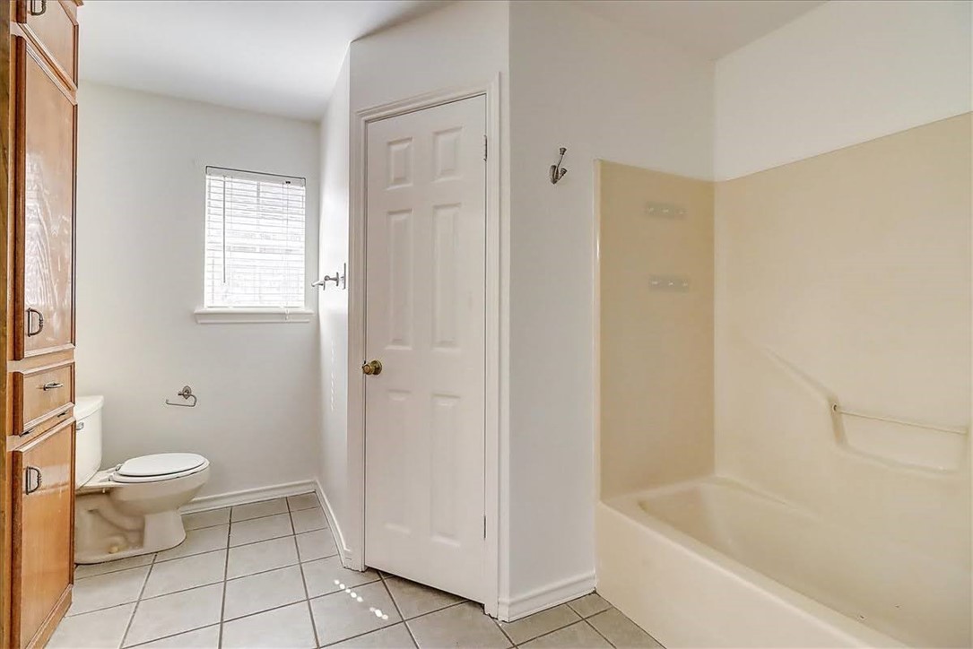6405 Clairfield St Property Photo 24