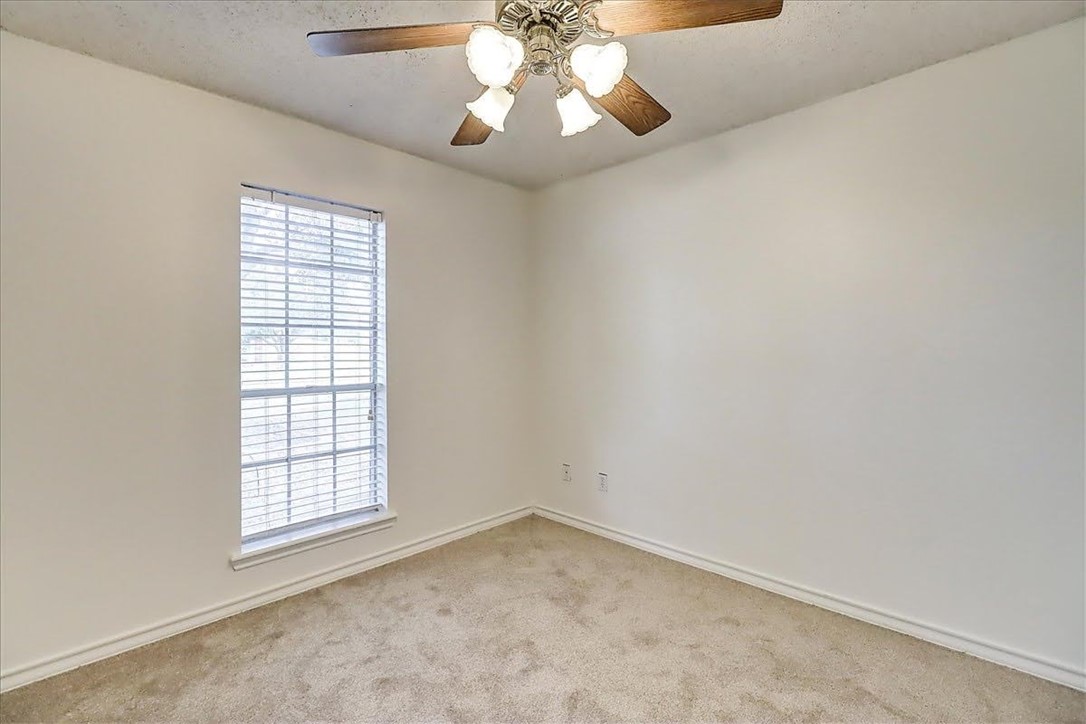 6405 Clairfield St Property Photo 25