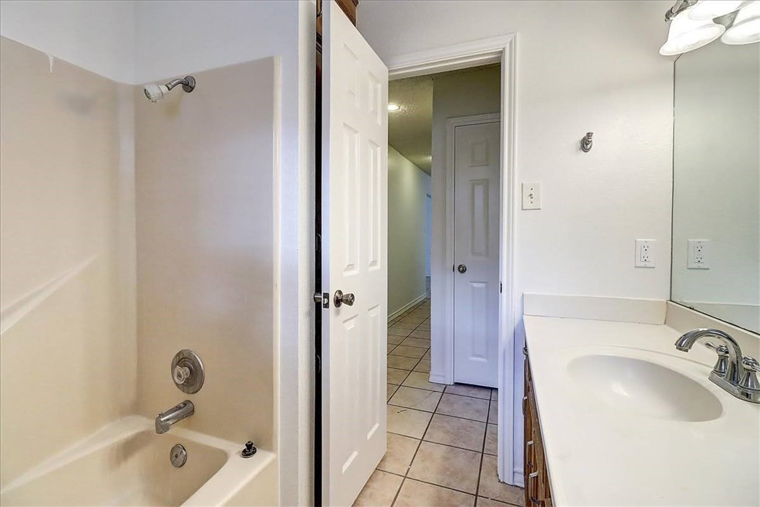 6405 Clairfield St Property Photo 30