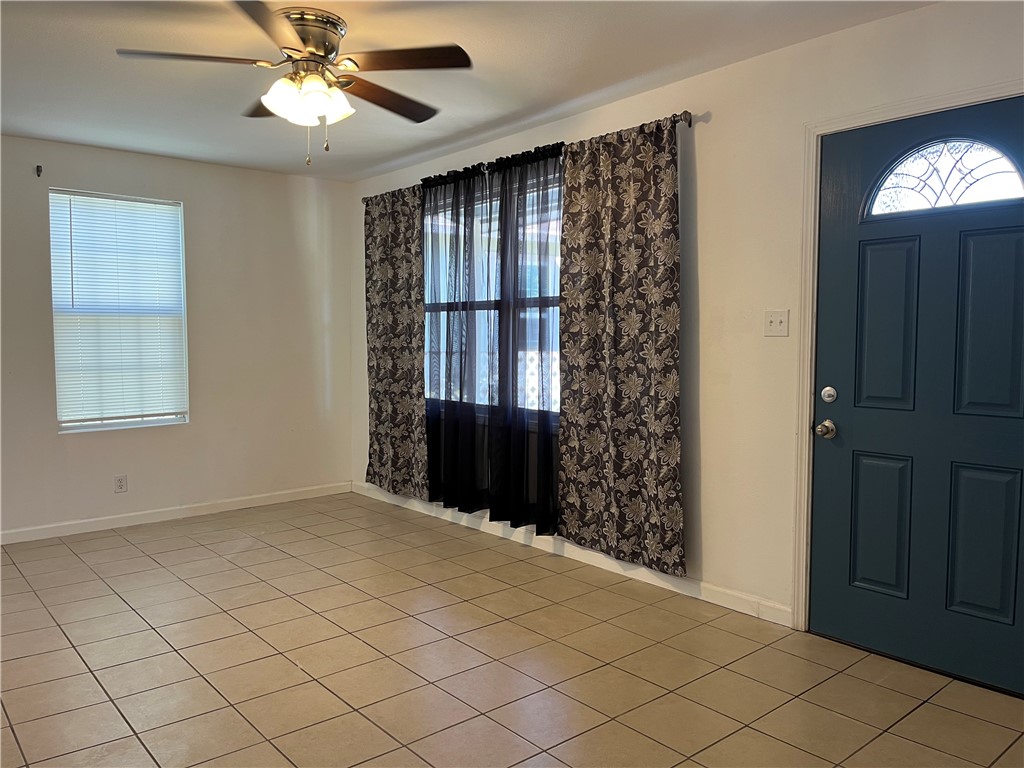 629 Lopez St Property Photo 2