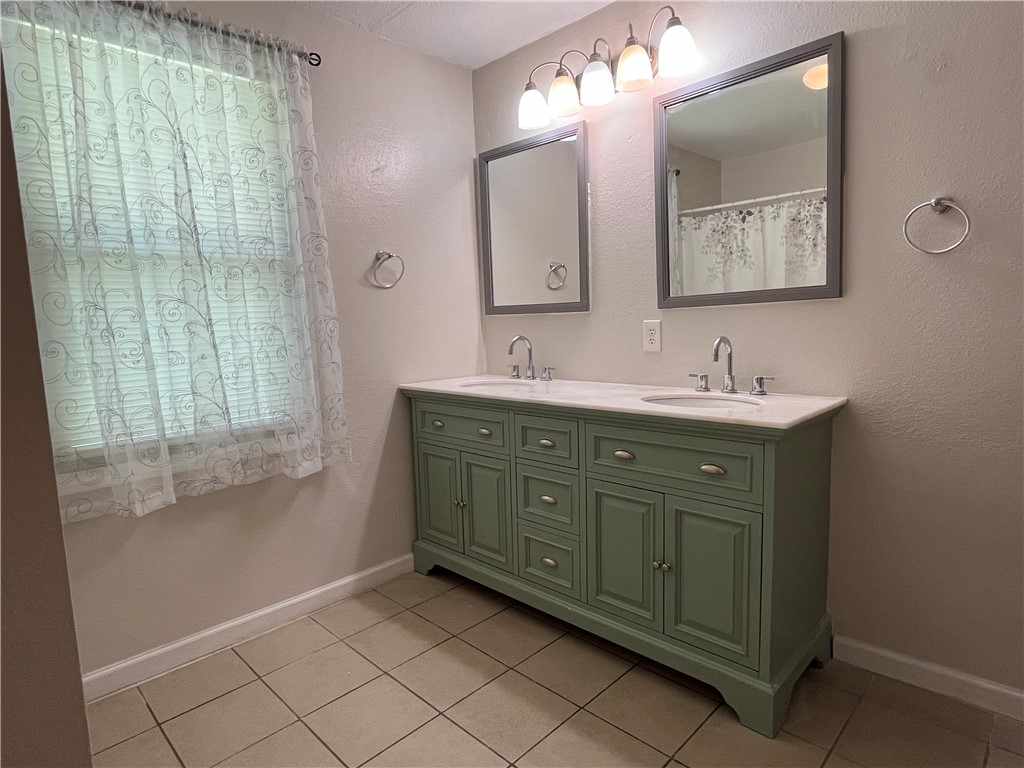 629 Lopez St Property Photo 12