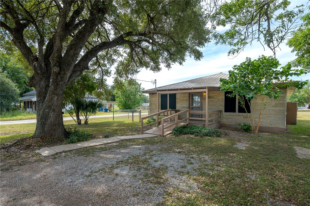 28 Johnson St Property Photo 1