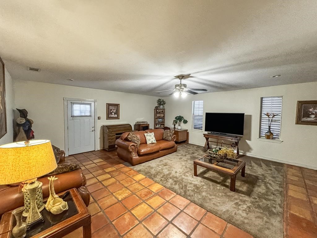 296 County Road 1601 Property Photo 18