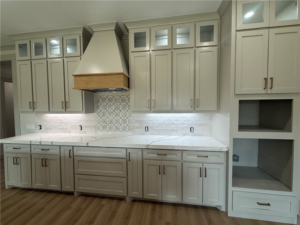 7633 Roman Dr Property Photo 3