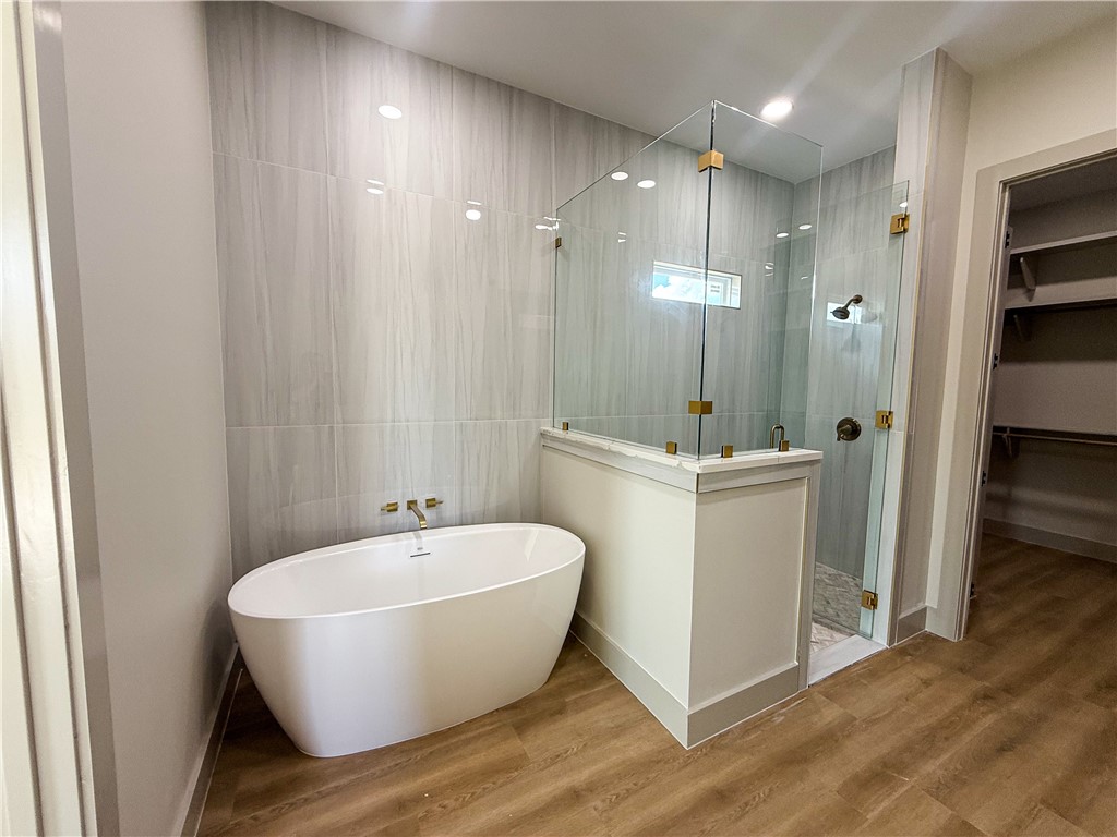 7633 Roman Dr Property Photo 12