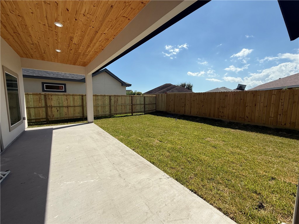 7633 Roman Dr Property Photo 20