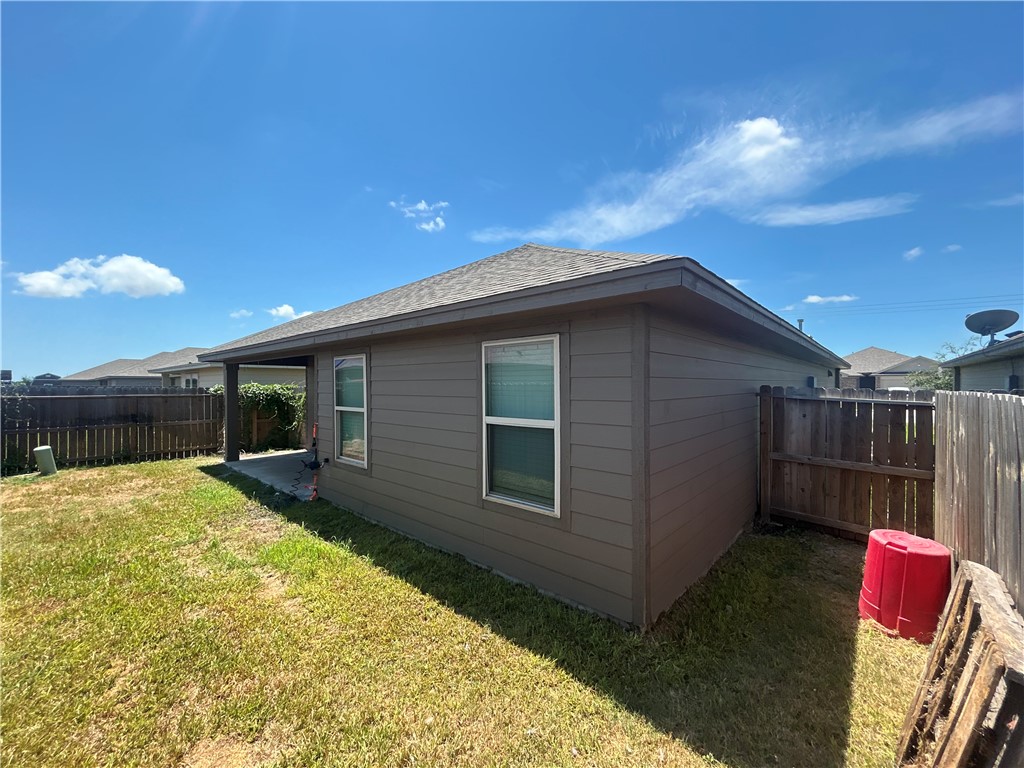 1918 Kentucky Derby Dr Property Photo 11