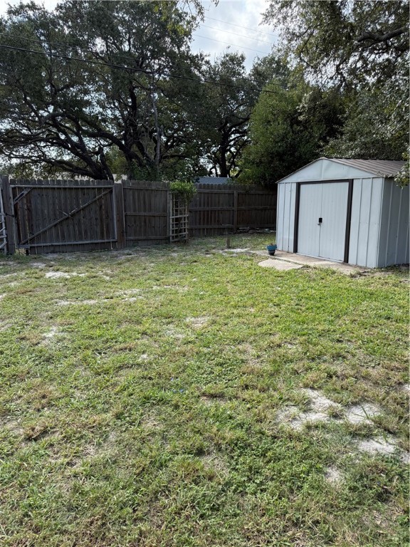 553 S 12th St Property Photo 26