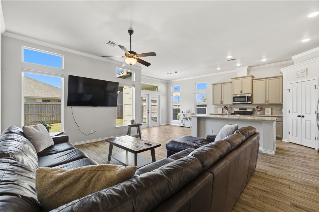 7505 Krypton Dr Property Photo 7