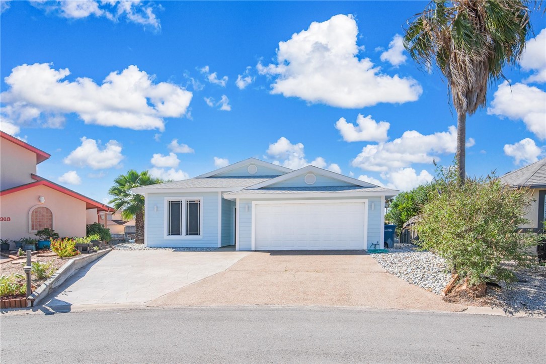 13909 Blackbeard Dr Property Photo 2