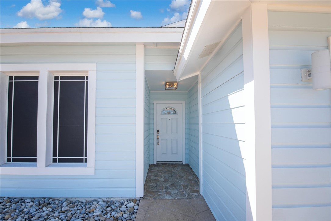 13909 Blackbeard Dr Property Photo 4