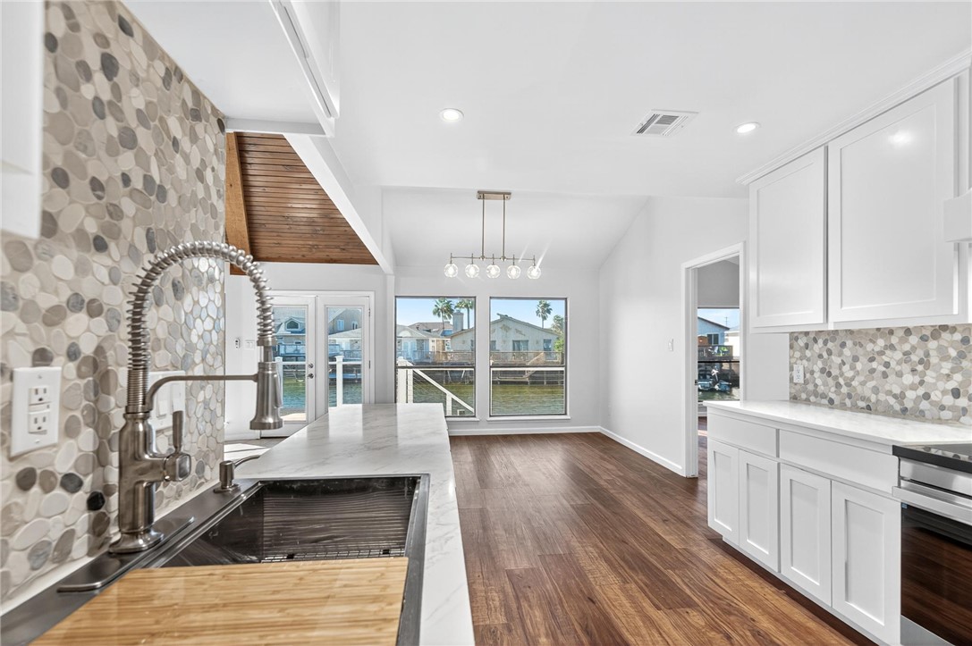 13909 Blackbeard Dr Property Photo 16