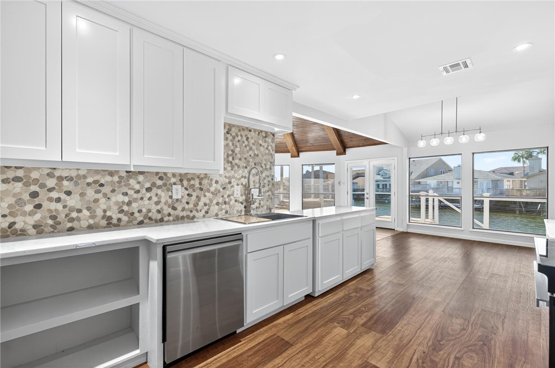 13909 Blackbeard Dr Property Photo 17