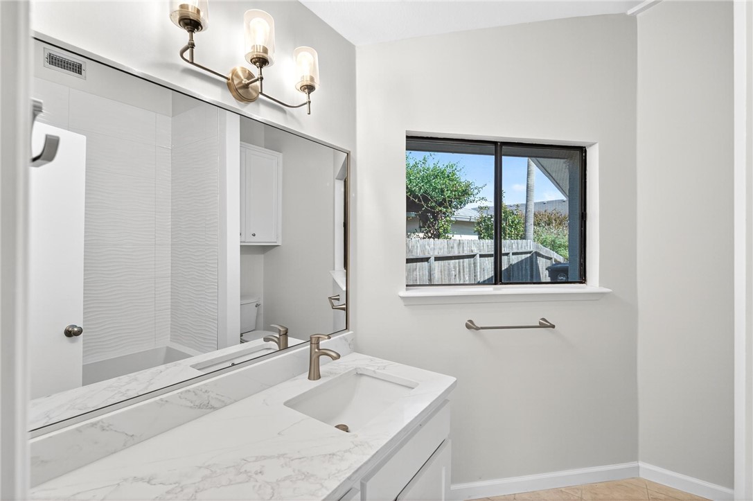 13909 Blackbeard Dr Property Photo 26