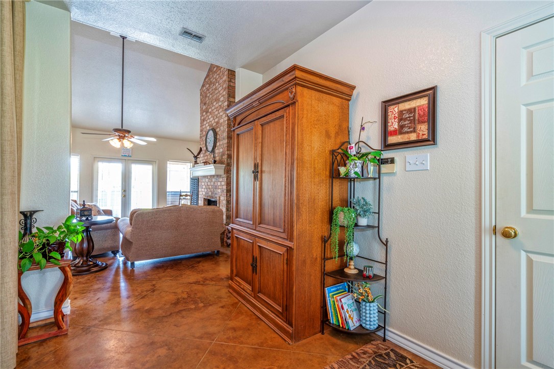 212 House Ave Property Photo 6