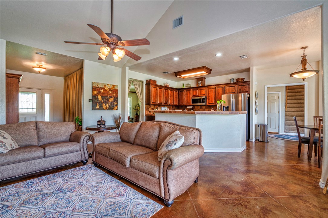 212 House Ave Property Photo 8