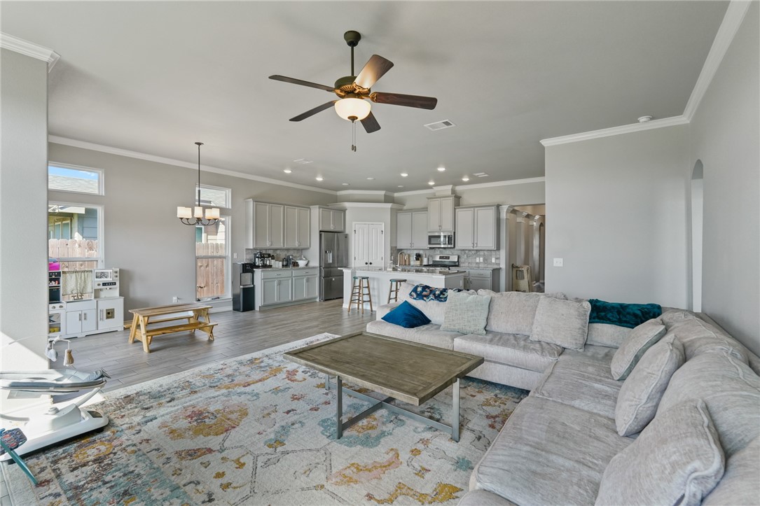 7622 Krypton Dr Property Photo 3