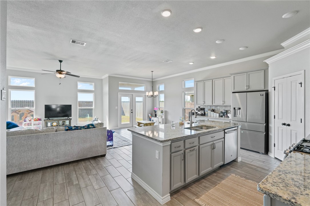 7622 Krypton Dr Property Photo 7