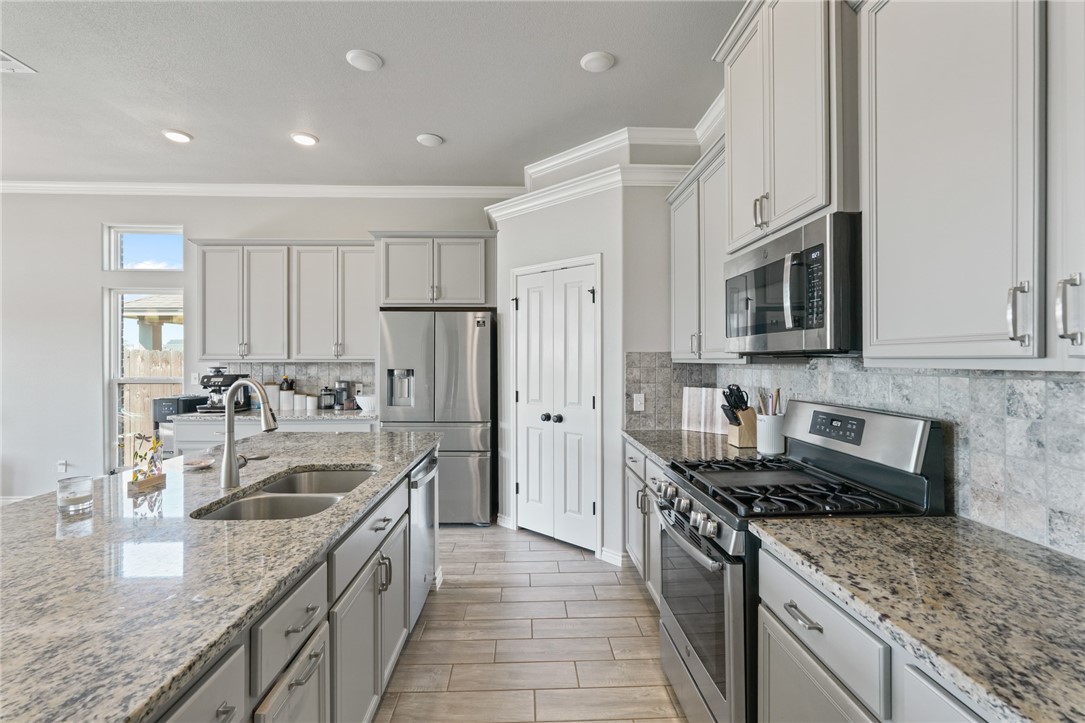 7622 Krypton Dr Property Photo 8