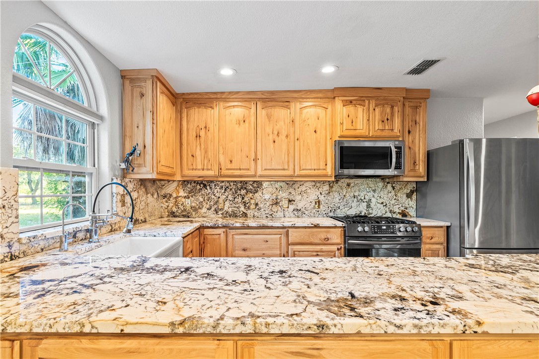 44 Twelfth St Property Photo 3