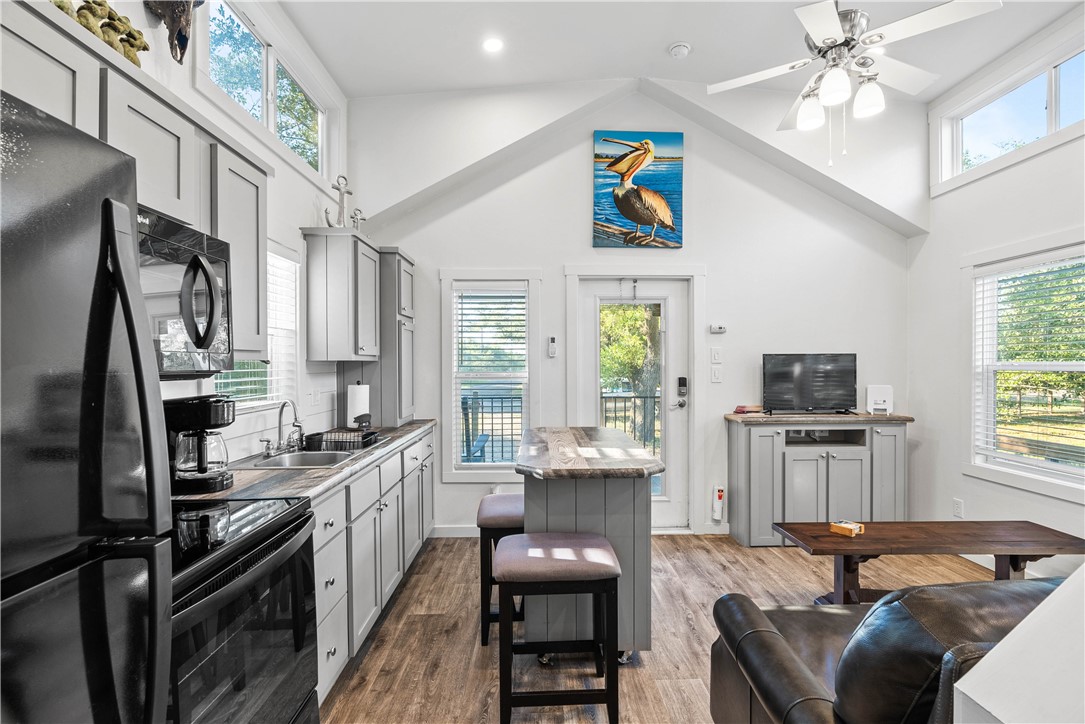 44 Twelfth St Property Photo 29