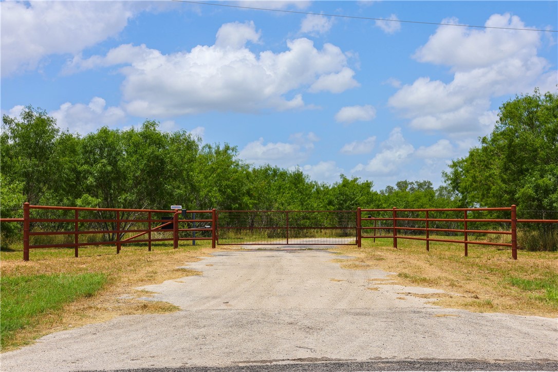 2439 Cr 419 Property Photo 8