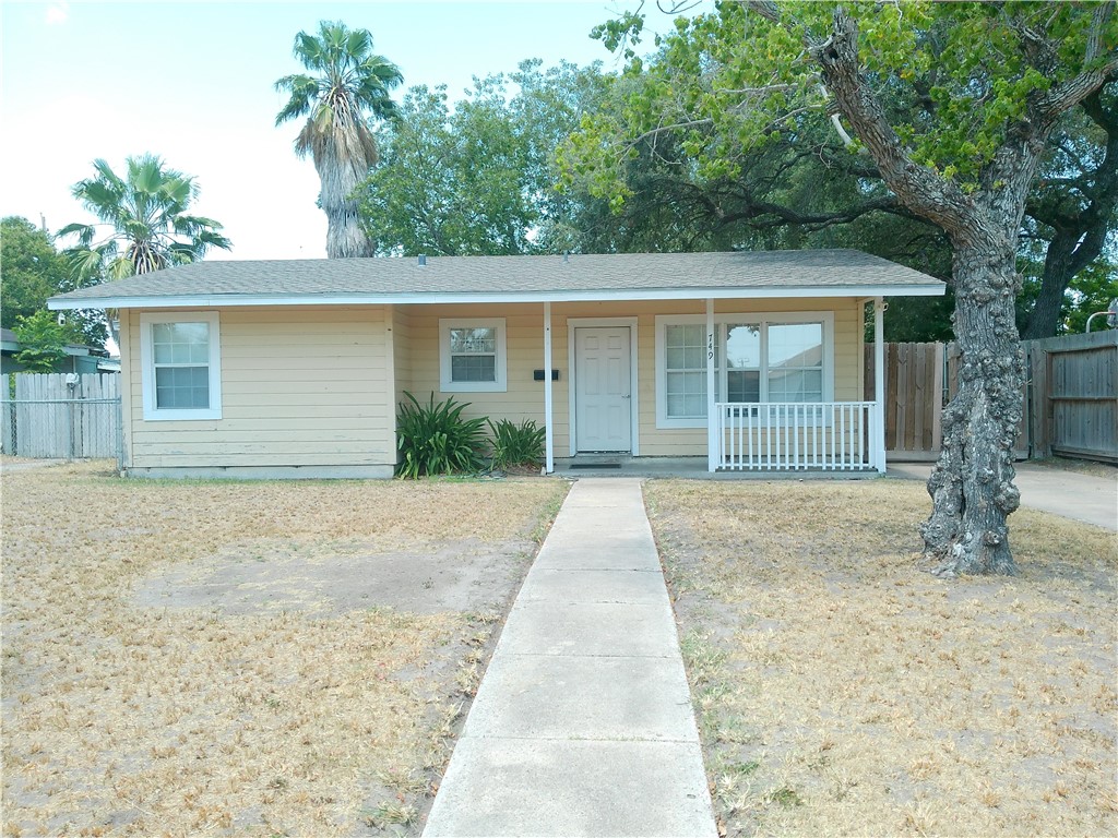 749 Westchester Dr Property Photo 1