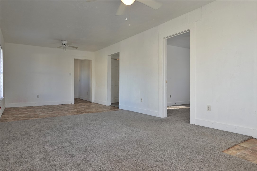 614 Victoria Ave Property Photo 6