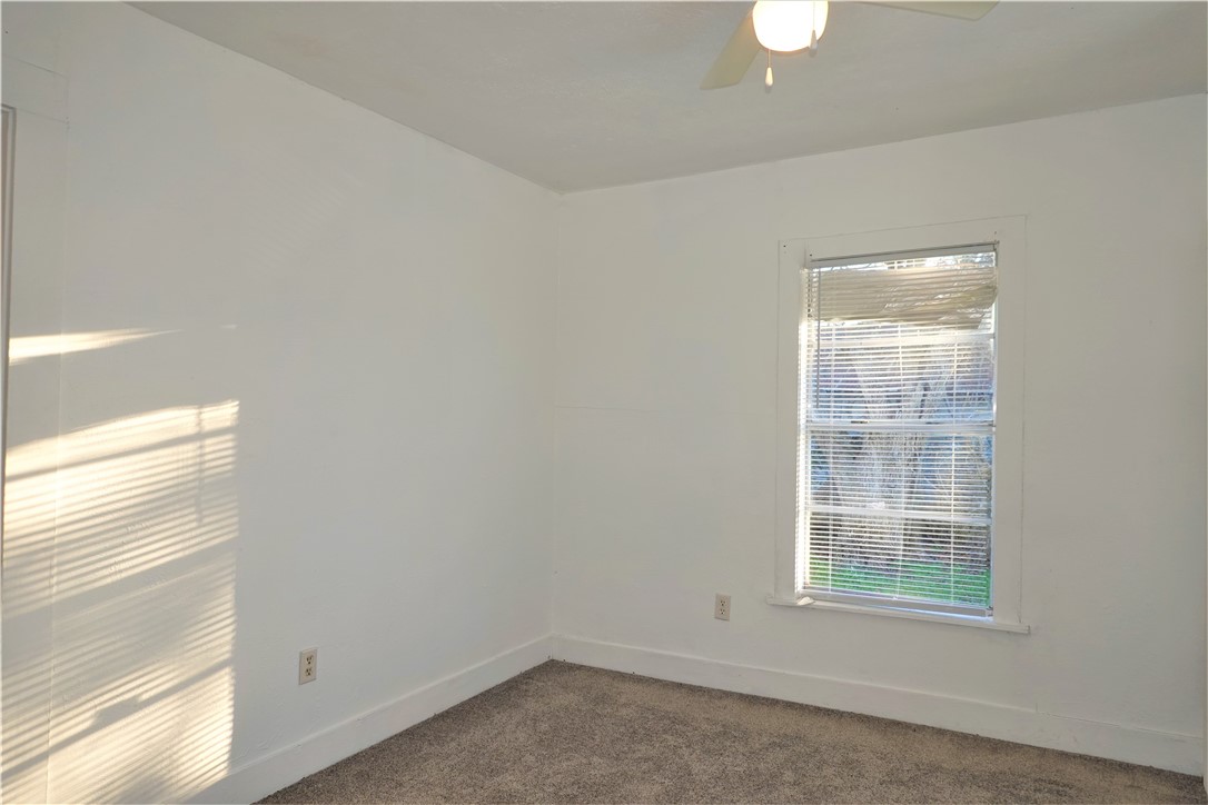 614 Victoria Ave Property Photo 15