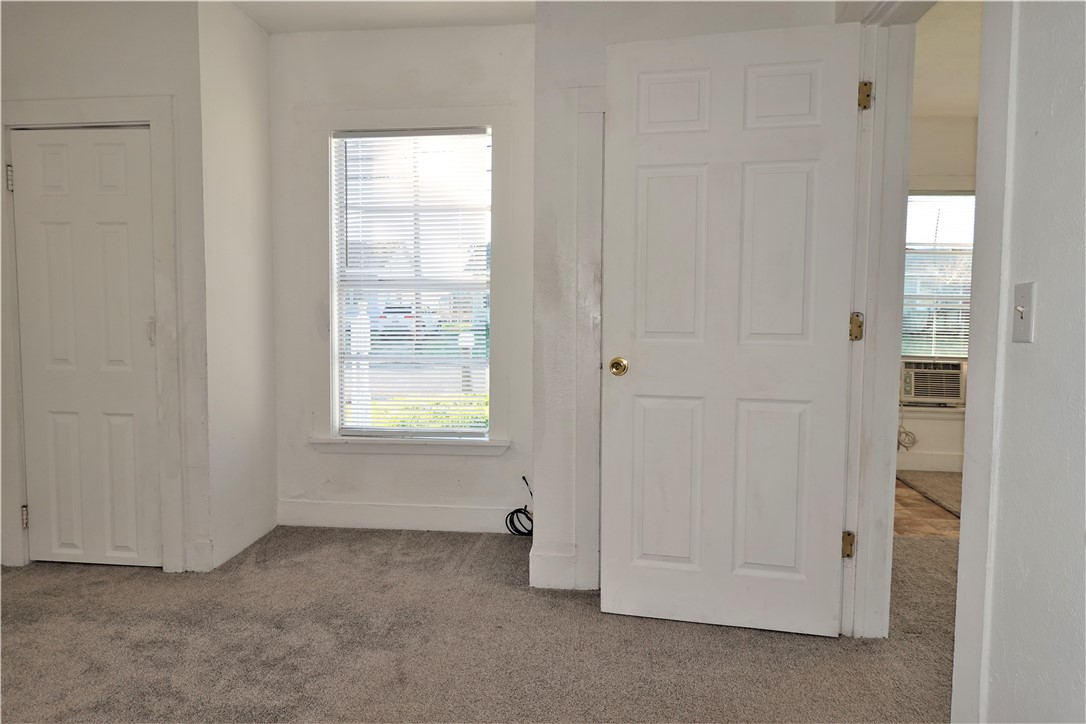 614 Victoria Ave Property Photo 19