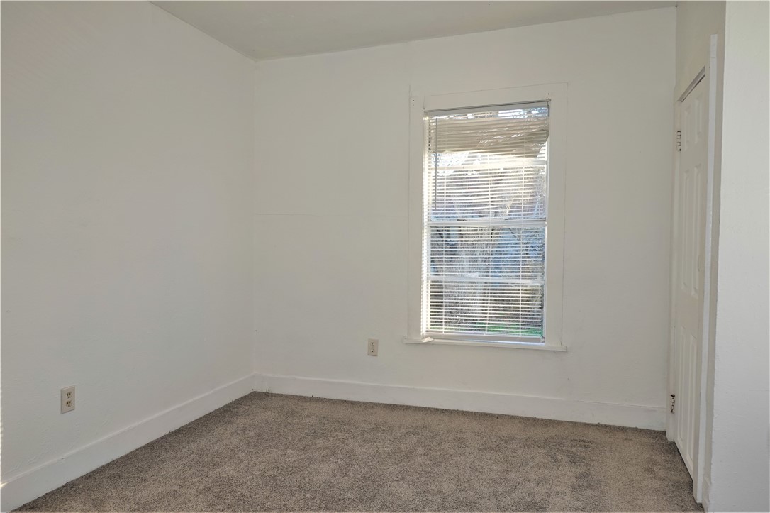 614 Victoria Ave Property Photo 20