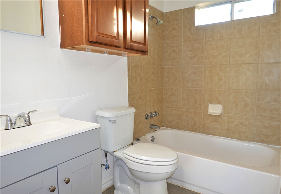 614 Victoria Ave Property Photo 23