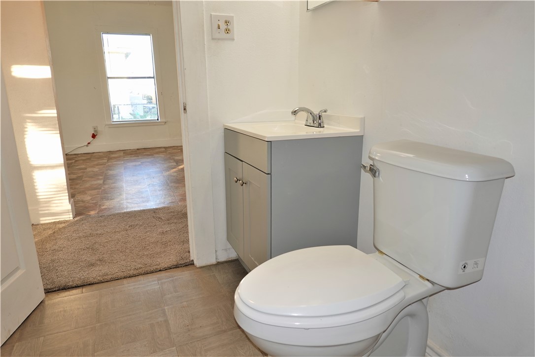 614 Victoria Ave Property Photo 24