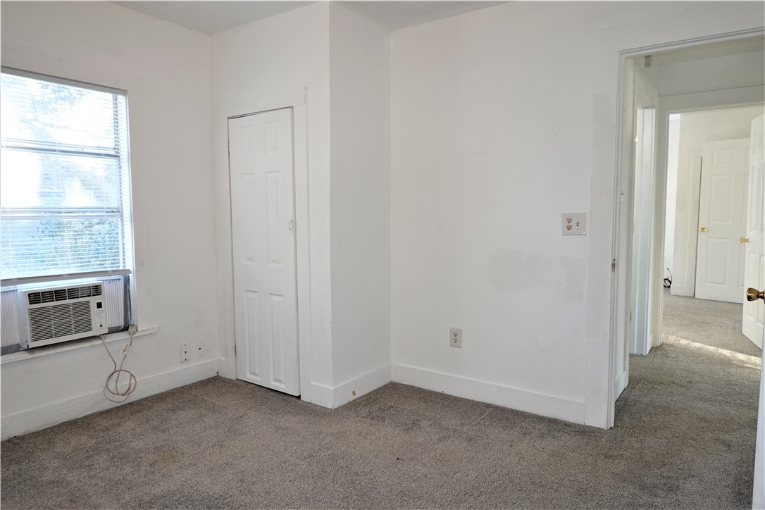 614 Victoria Ave Property Photo 25