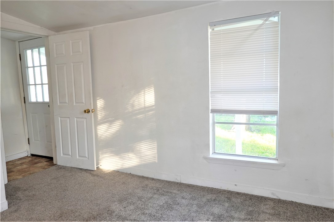 614 Victoria Ave Property Photo 30