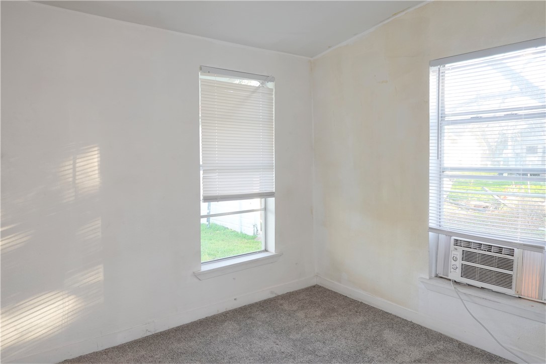 614 Victoria Ave Property Photo 31