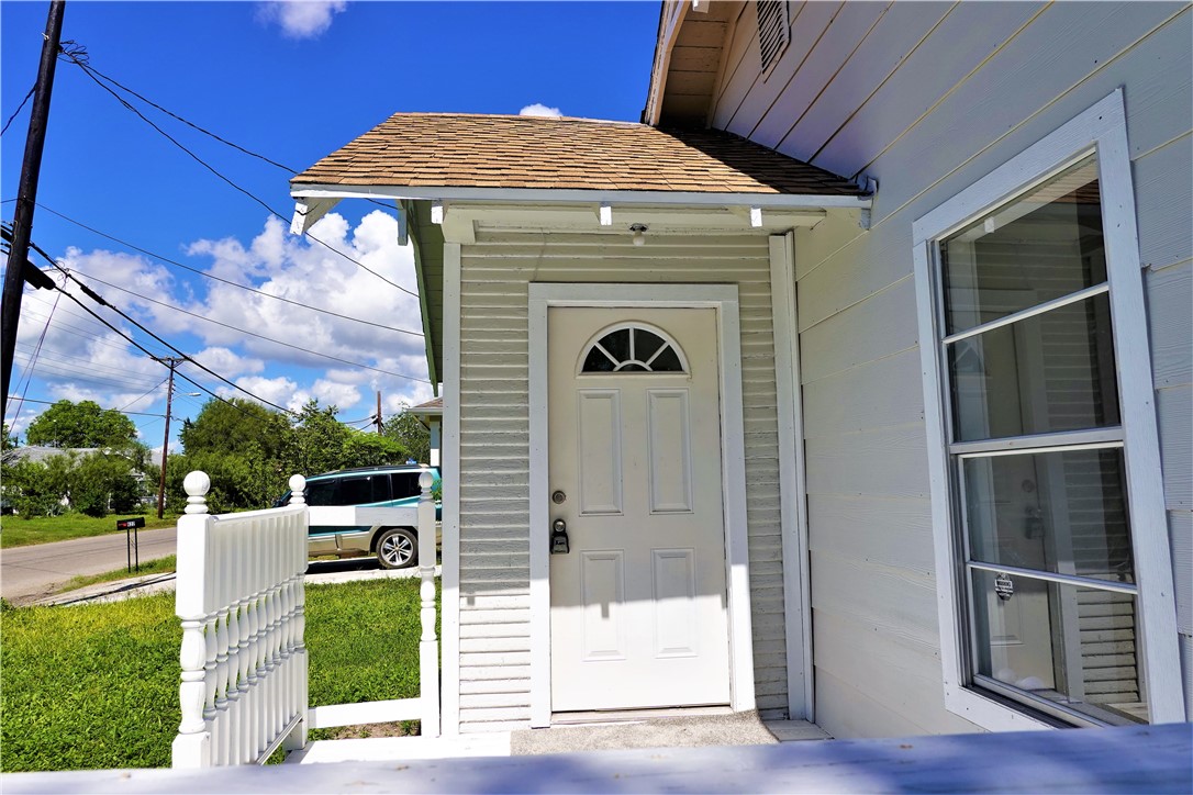 614 Victoria Ave Property Photo 33