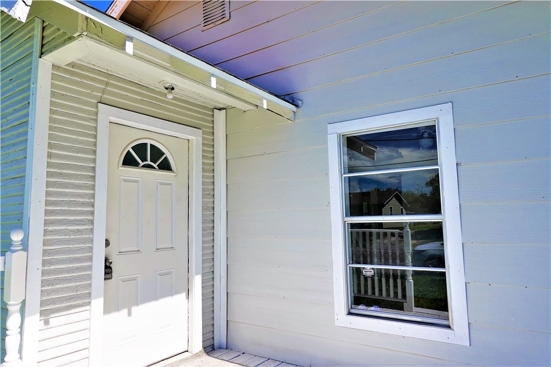 614 Victoria Ave Property Photo 34