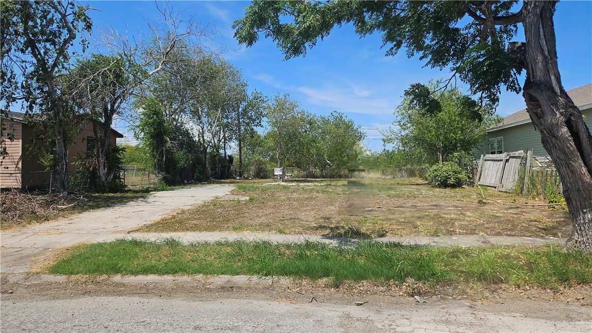 1634 Sycamore Pl Property Photo 1