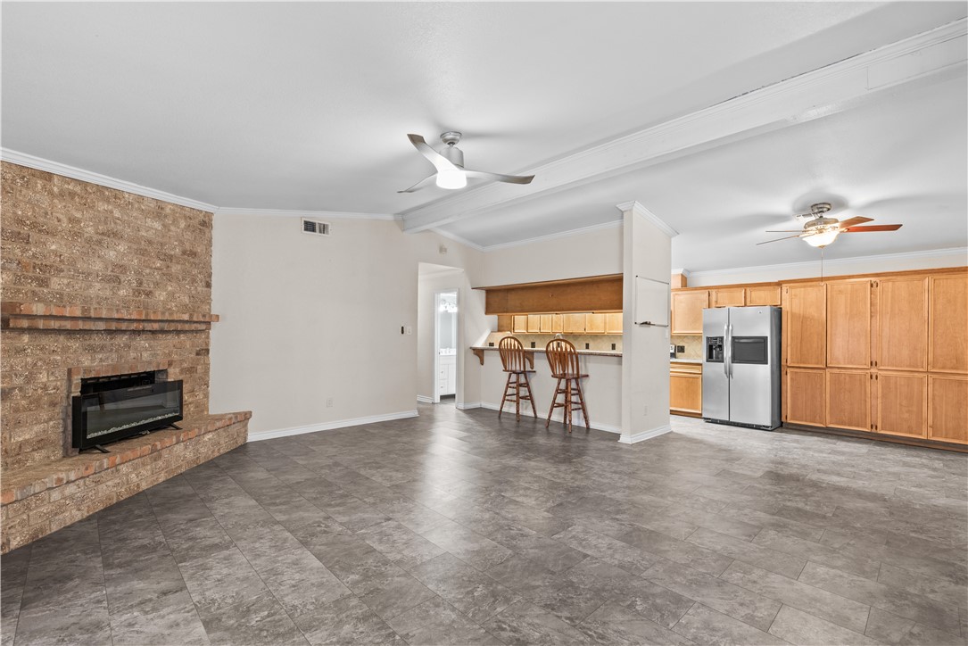 1305 Harbor Lights Dr Property Photo 3