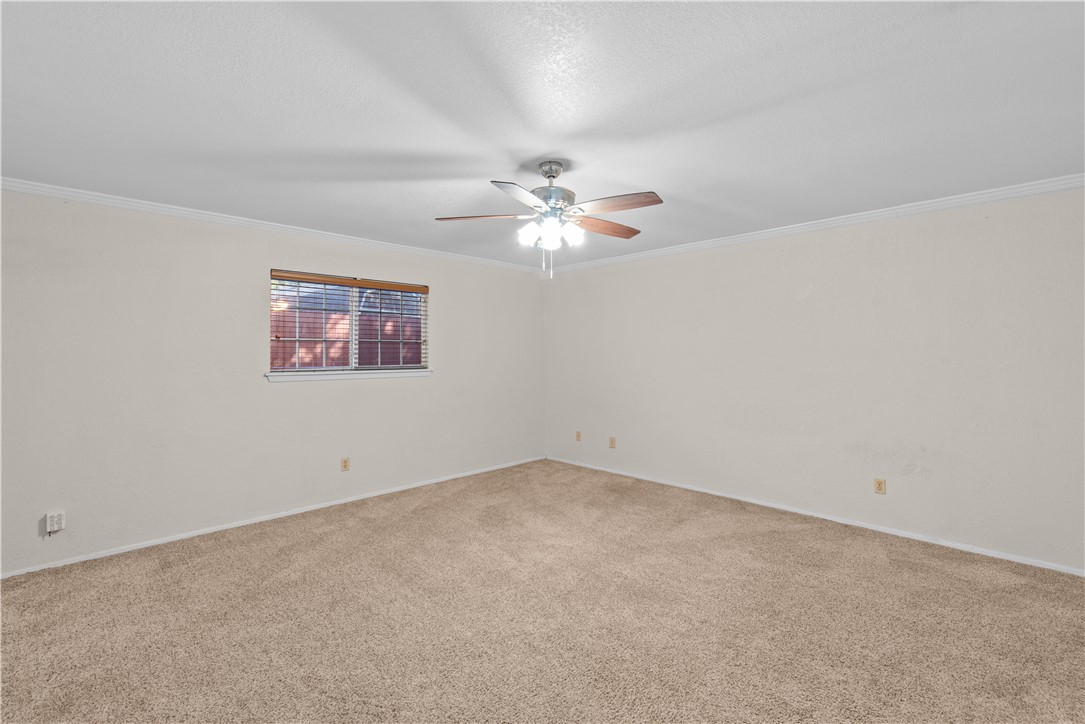 1305 Harbor Lights Dr Property Photo 9