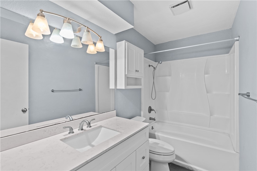 1305 Harbor Lights Dr Property Photo 17