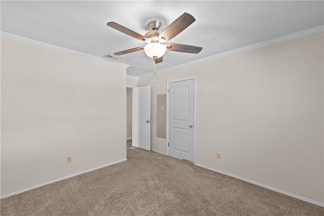 1305 Harbor Lights Dr Property Photo 19